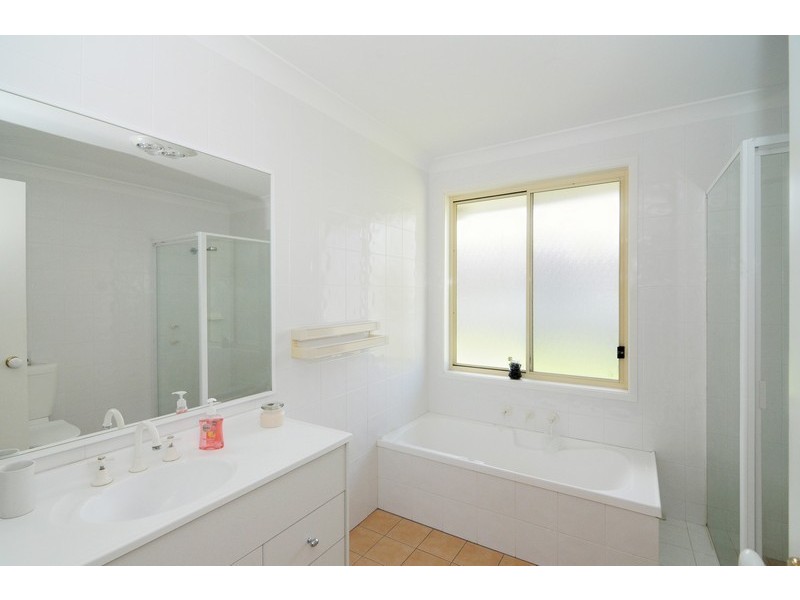 2 Guinea Flower Crescent, Worrigee NSW 2540