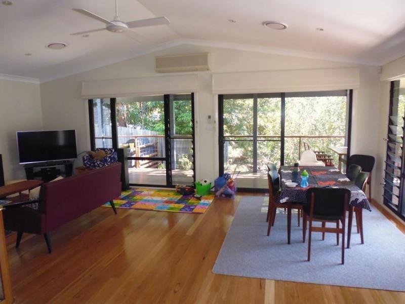 15 Nita Place, Bomaderry NSW 2541