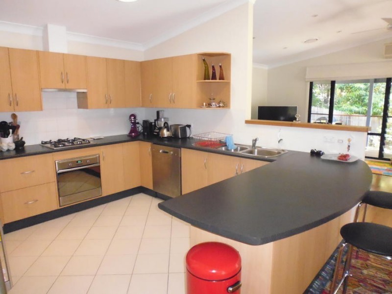 15 Nita Place, Bomaderry NSW 2541