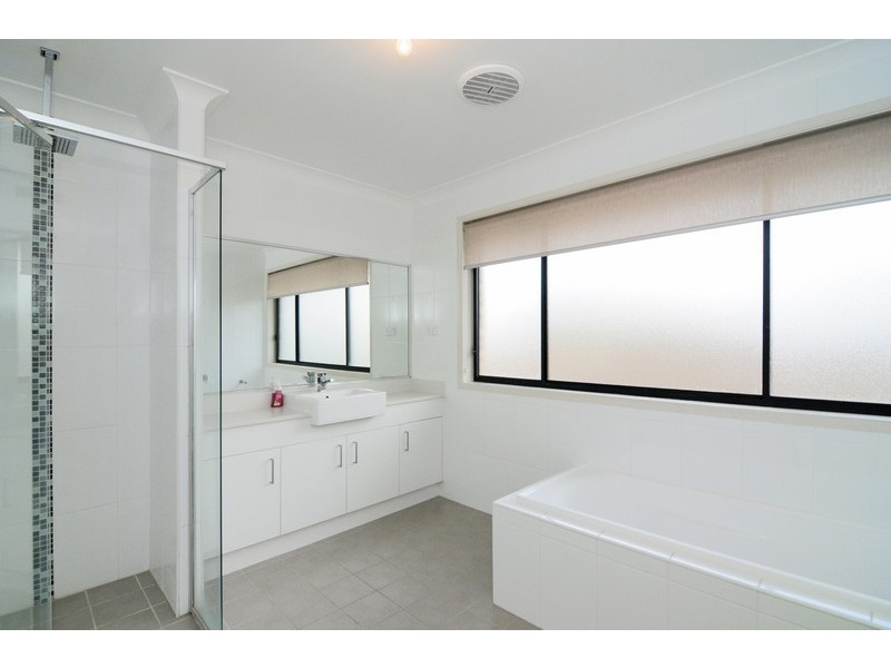 71 Rayleigh Drive, Worrigee NSW 2540