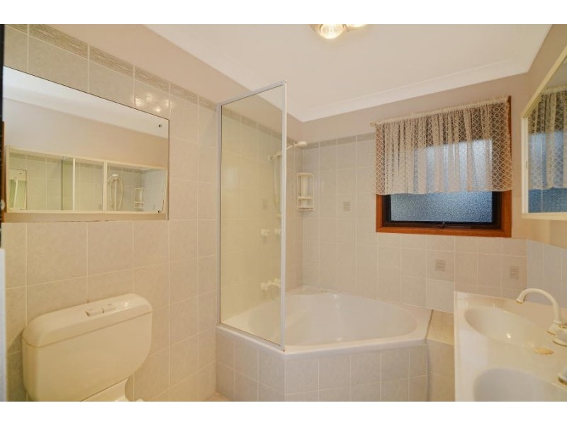 9 Greenwell Point Road, Nowra NSW 2541