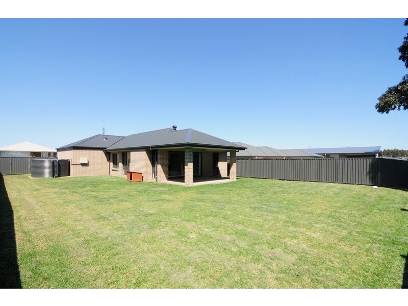 26 Bowerbird Street, South Nowra NSW 2541