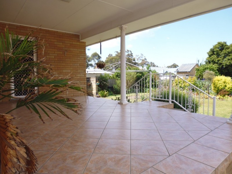 24 Barwon Street, Bomaderry NSW 2541