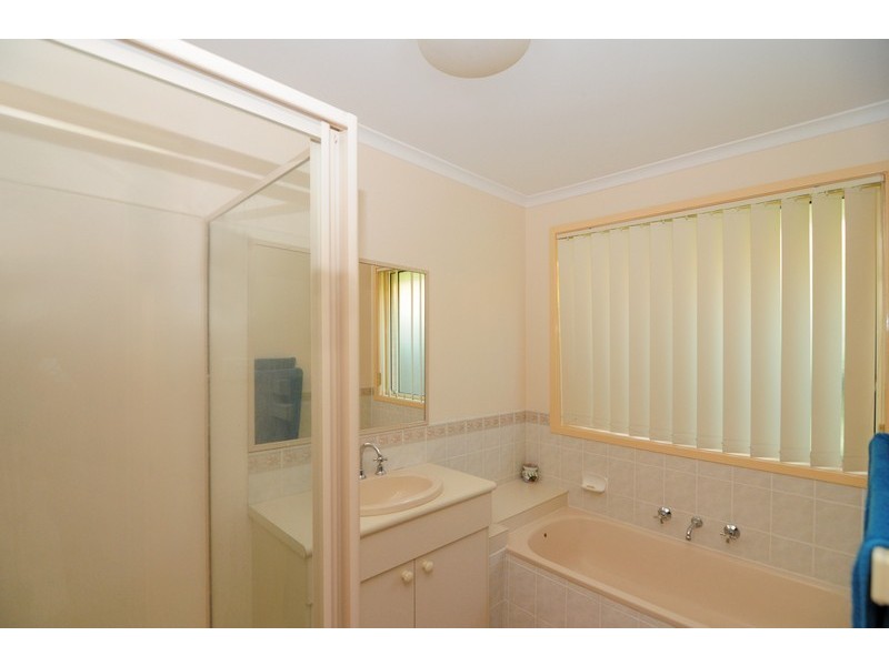 8 Almond Grove, Worrigee NSW 2540