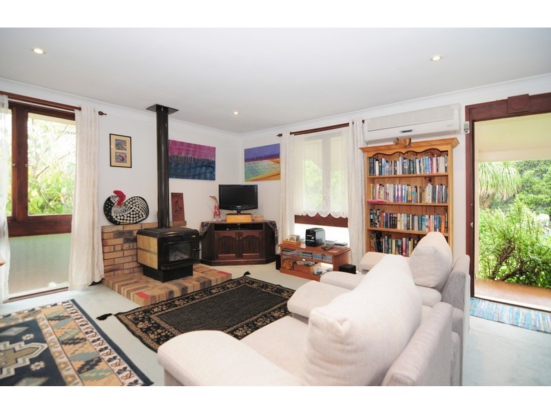 25 Alfred Street, Bomaderry NSW 2541