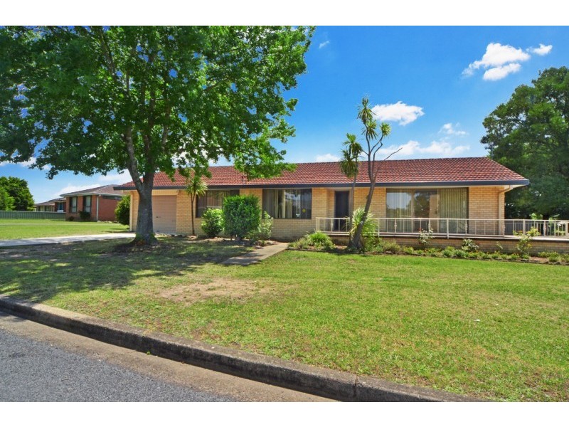 22 Allison Avenue, Nowra NSW 2541