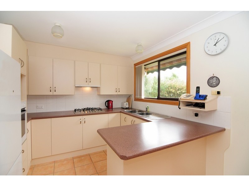 1/3 Waroo Place, Bomaderry NSW 2541