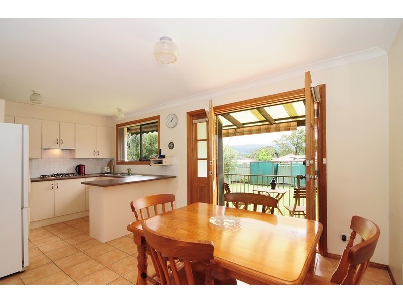 1/3 Waroo Place, Bomaderry NSW 2541