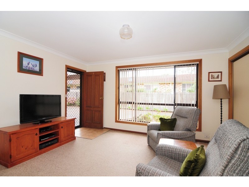 1/3 Waroo Place, Bomaderry NSW 2541