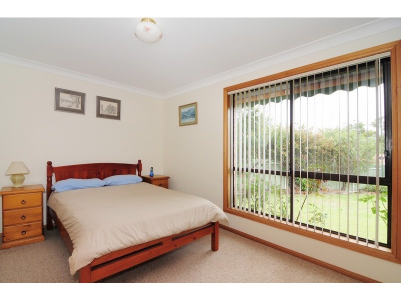 1/3 Waroo Place, Bomaderry NSW 2541