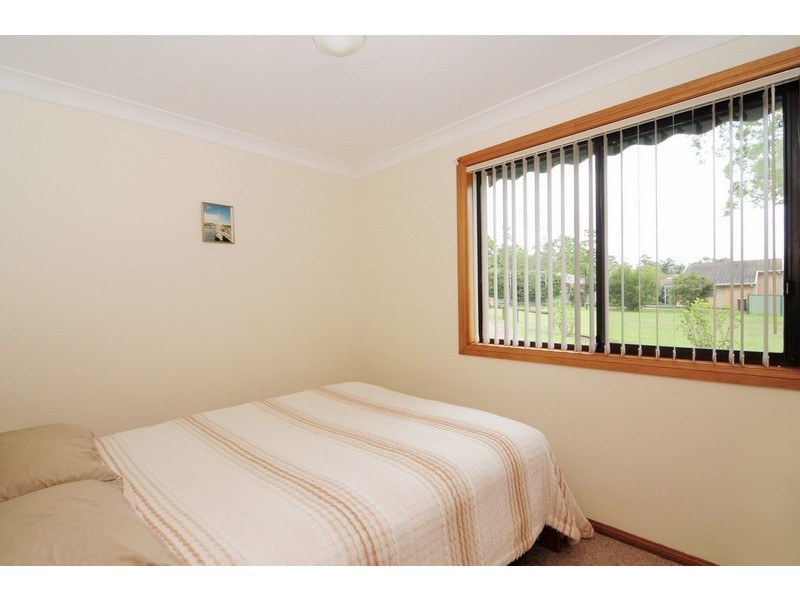 1/3 Waroo Place, Bomaderry NSW 2541