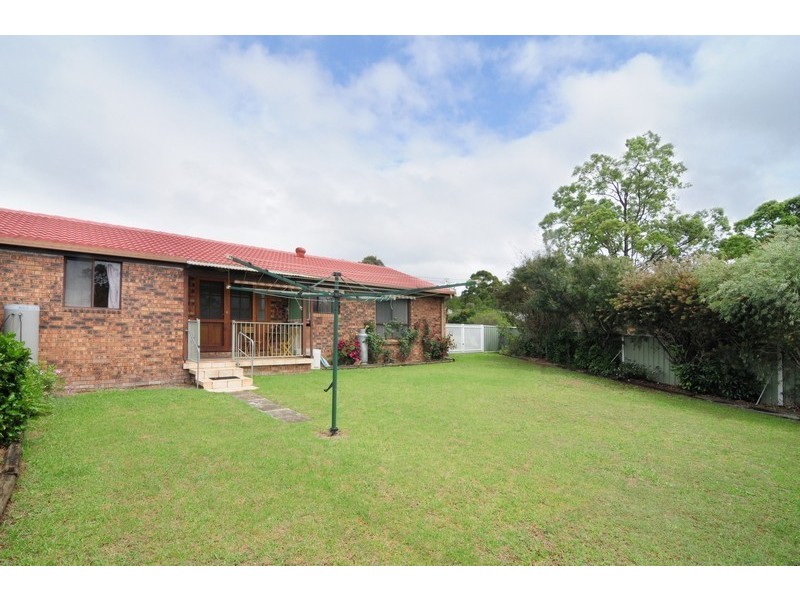 1/3 Waroo Place, Bomaderry NSW 2541