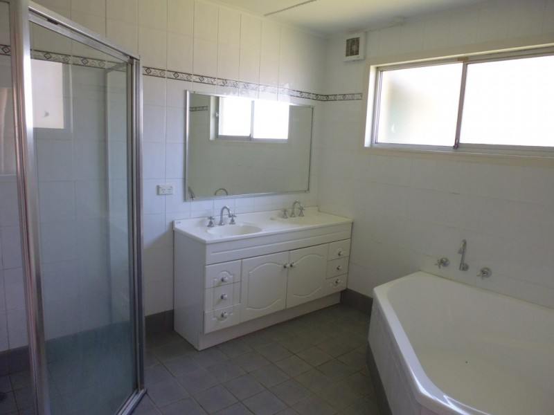 64 Hillcrest Avenue, South Nowra NSW 2541
