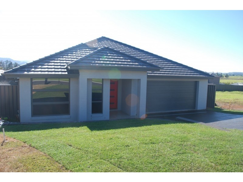 11 Banool Circuit, Bomaderry NSW 2541