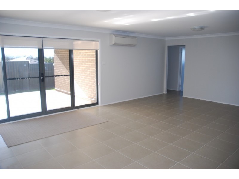 11 Banool Circuit, Bomaderry NSW 2541