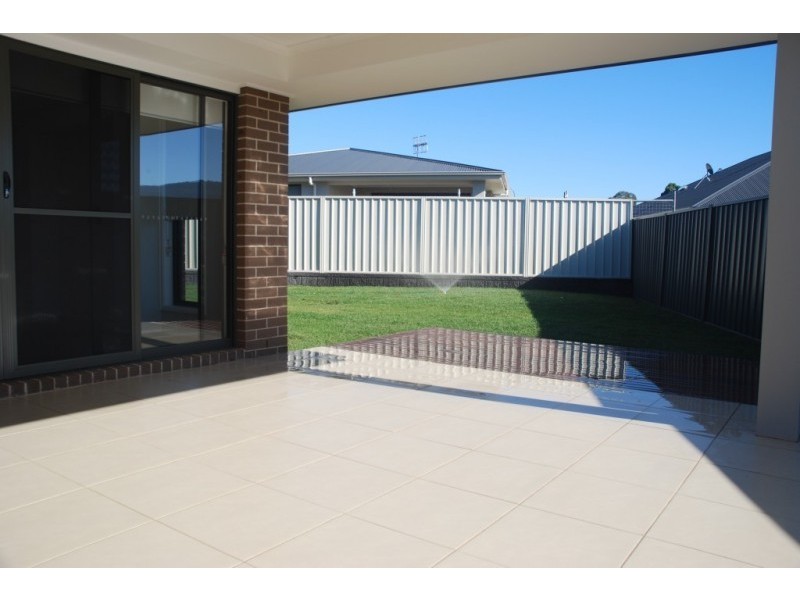 11 Banool Circuit, Bomaderry NSW 2541