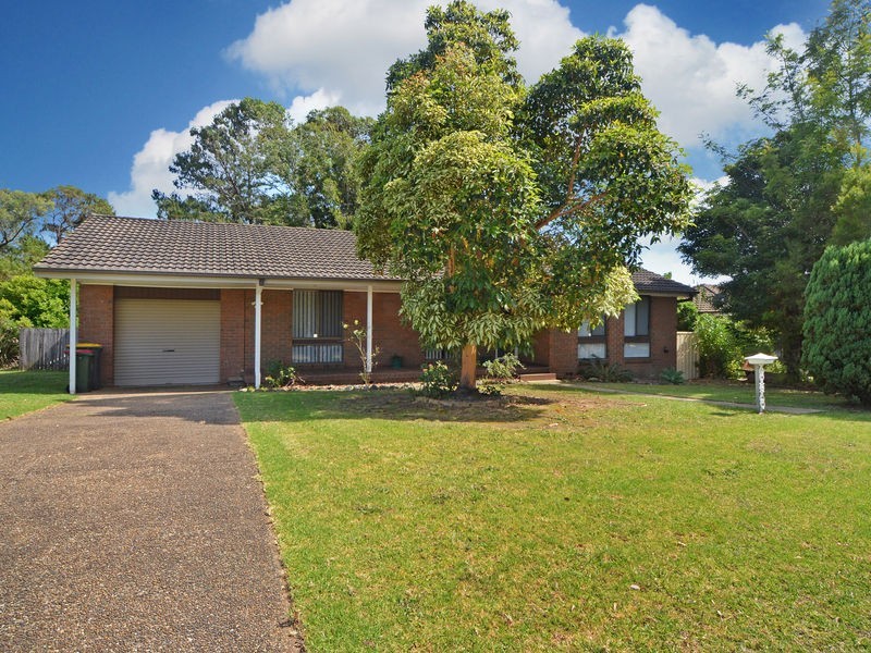 15 Yeovil Drive, Bomaderry NSW 2541