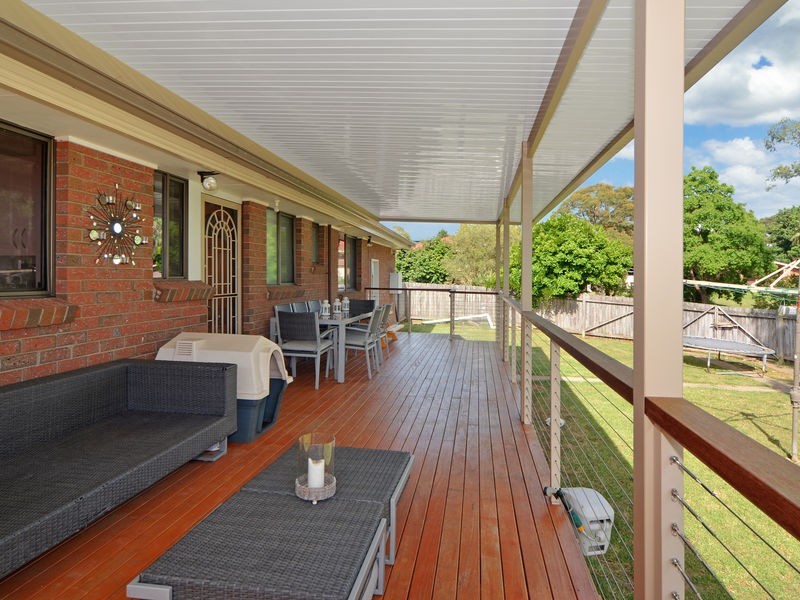 15 Yeovil Drive, Bomaderry NSW 2541