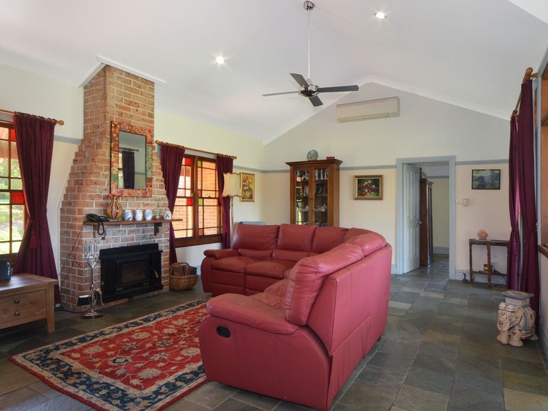 25 Kongoola Avenue, Cambewarra NSW 2540