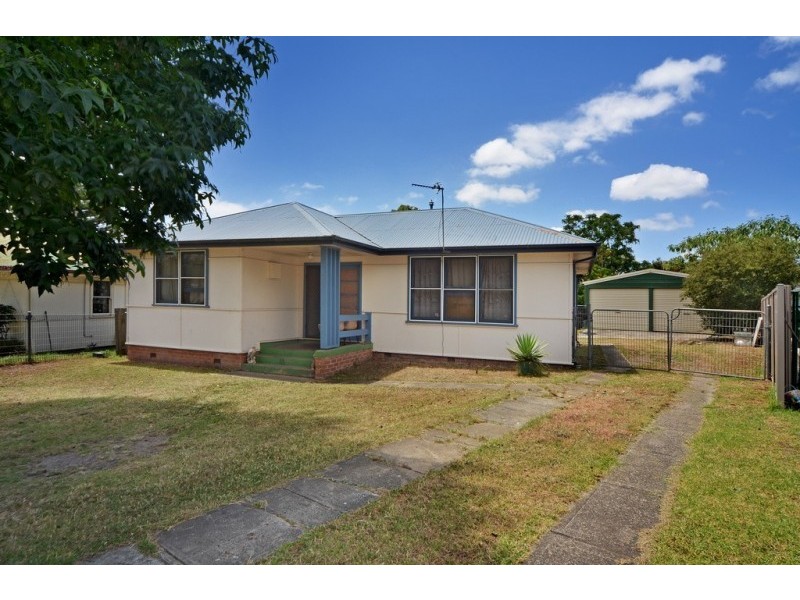 22 Young Avenue, Nowra NSW 2541