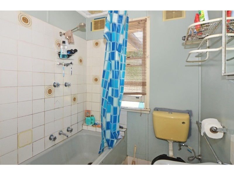 22 Young Avenue, Nowra NSW 2541