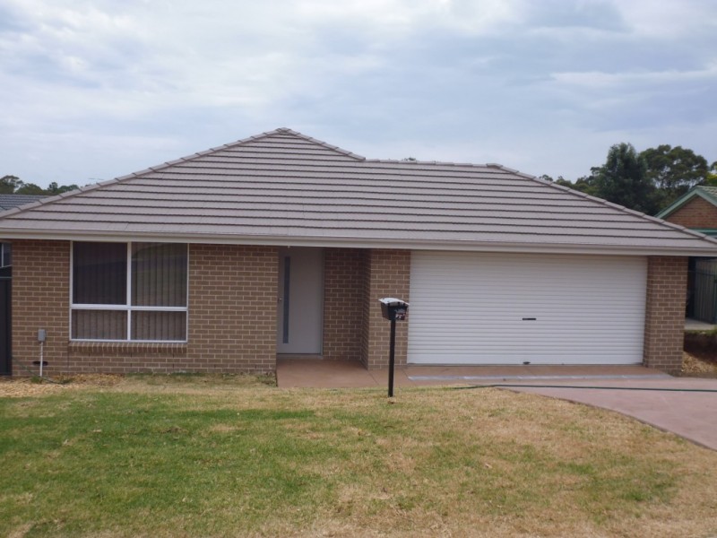 14 Sutherland Drive, North Nowra NSW 2541