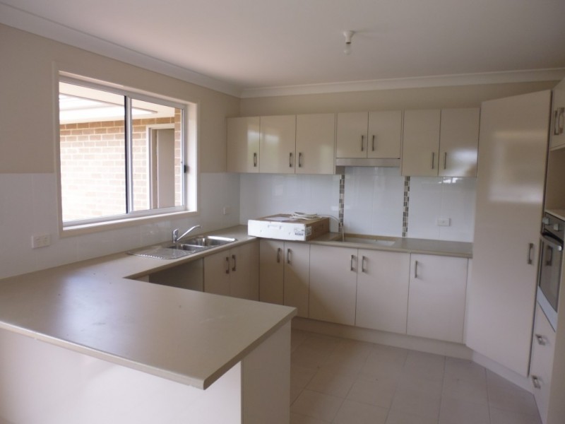 14 Sutherland Drive, North Nowra NSW 2541