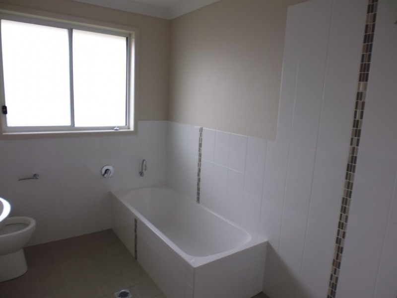 14 Sutherland Drive, North Nowra NSW 2541