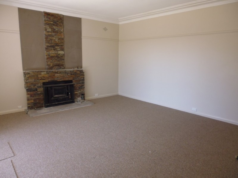 37 Mulgen Crescent, Bomaderry NSW 2541