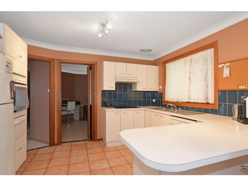 6 Beyeri Avenue, West Nowra NSW 2541