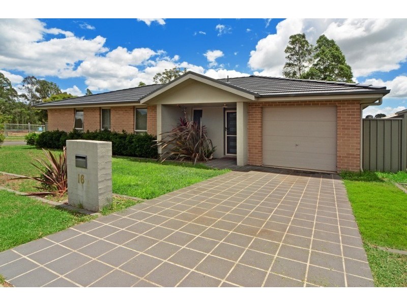 16 Terralla Grove, South Nowra NSW 2541