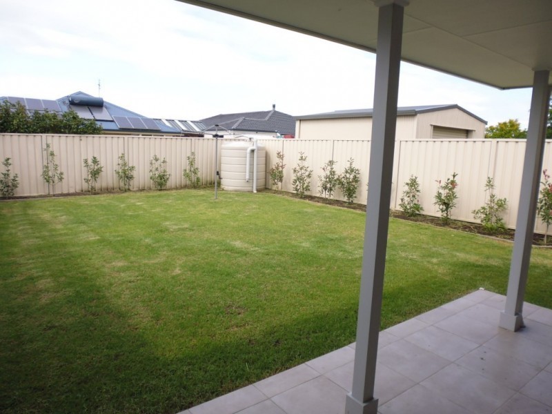 7b The Garden Walk, Worrigee NSW 2540