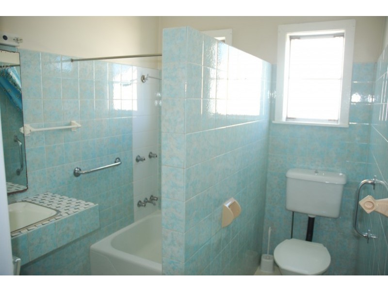 71 Birriley Street, Bomaderry NSW 2541