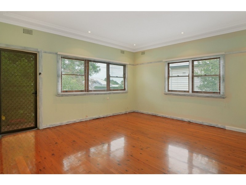 4 Junction Street, Nowra NSW 2541