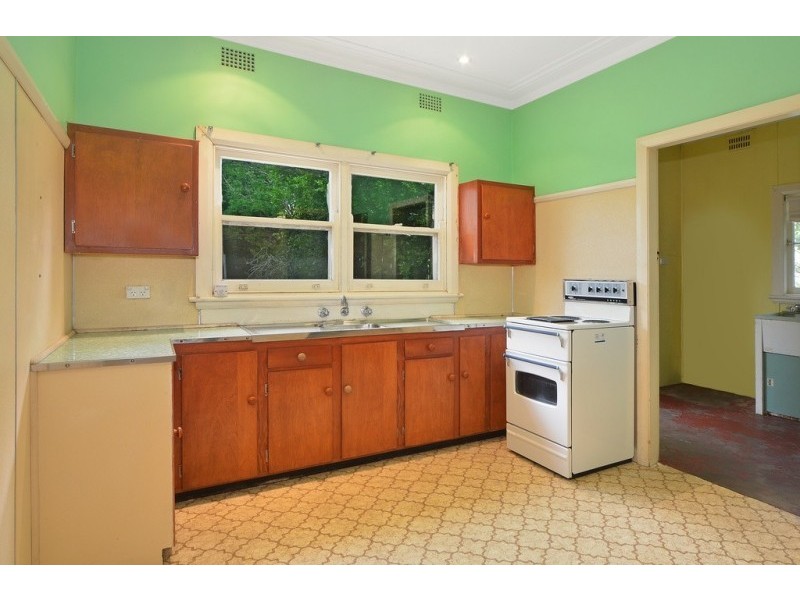 4 Junction Street, Nowra NSW 2541