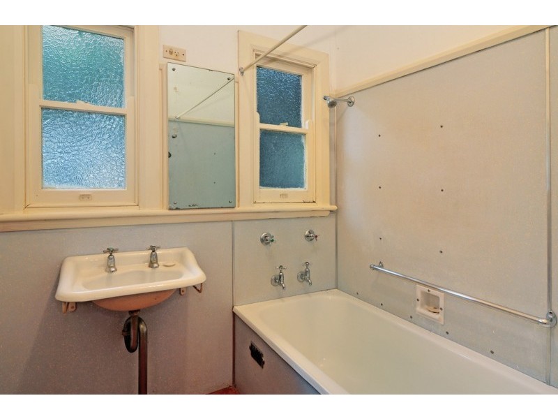 4 Junction Street, Nowra NSW 2541