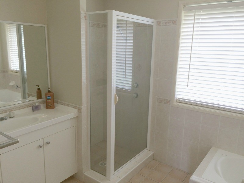 17 Hibiscus Place, Bomaderry NSW 2541