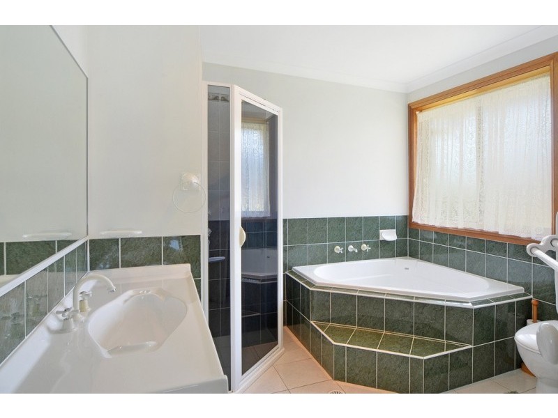 34 Burradoo Crescent, Nowra NSW 2541