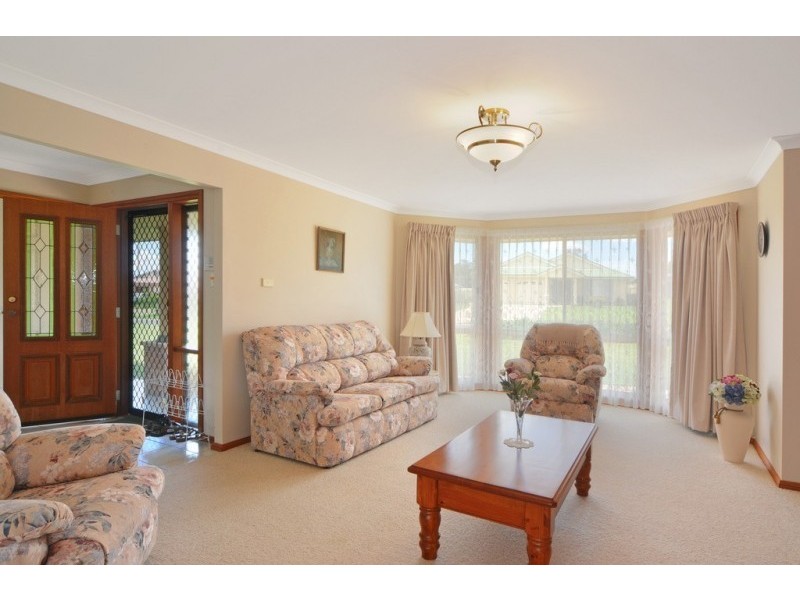34 Burradoo Crescent, Nowra NSW 2541