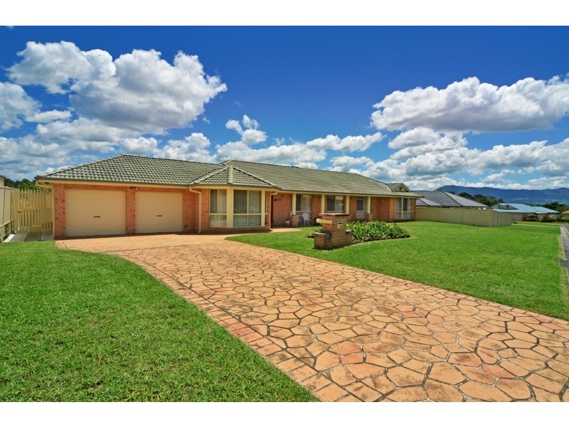 34 Burradoo Crescent, Nowra NSW 2541