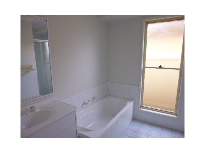 3 Mcternan Place, Worrigee NSW 2540