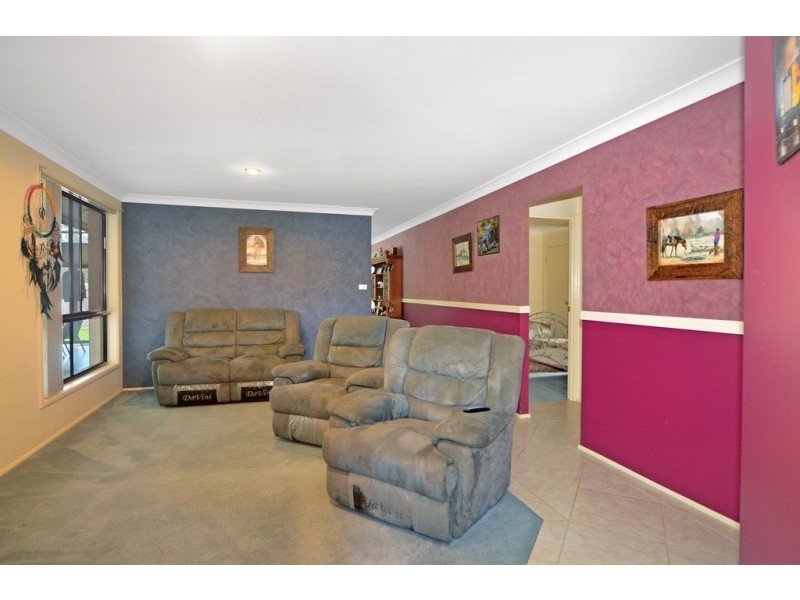 11 Lightwood Drive, West Nowra NSW 2541