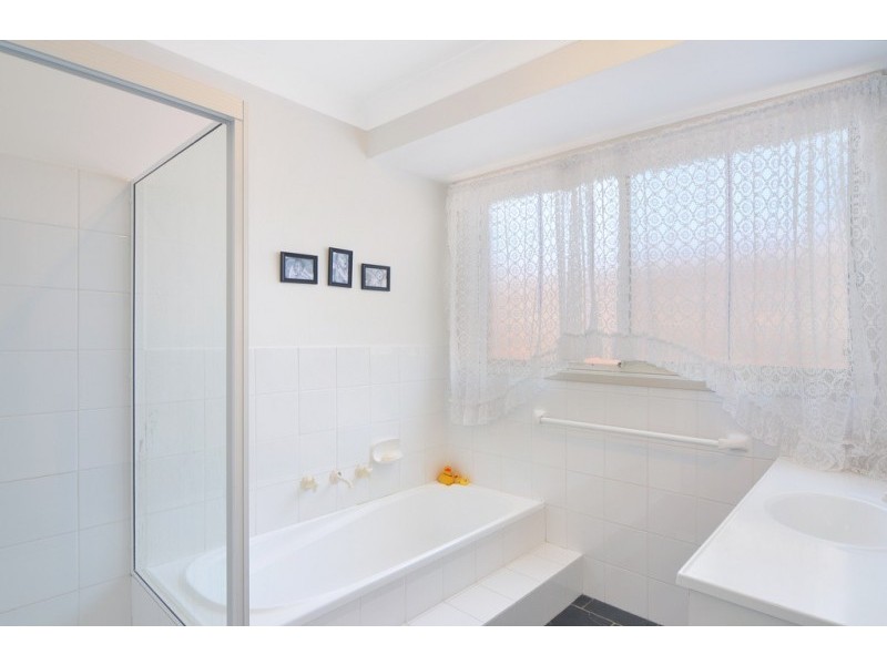 15 Caroola Parade, North Nowra NSW 2541