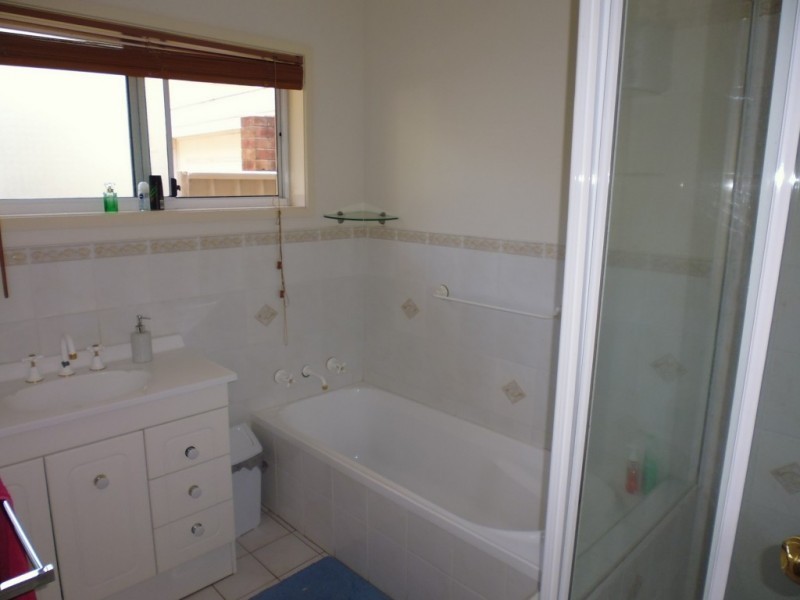 9 Phillip Drive, North Nowra NSW 2541