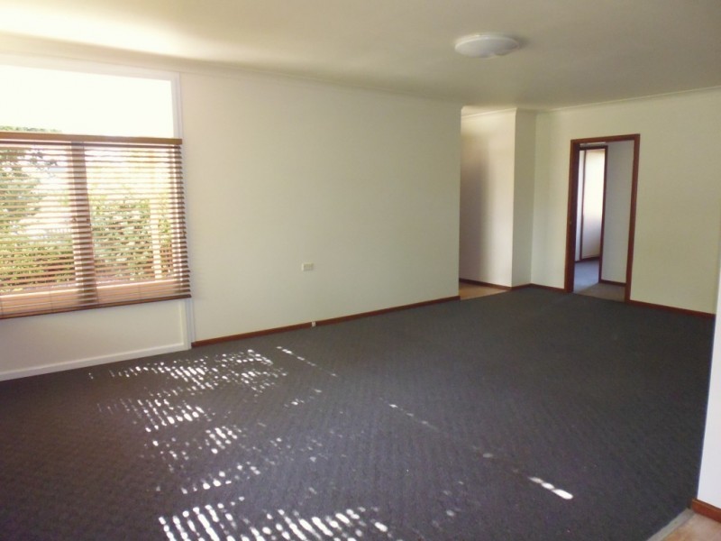 15 Wondalga Crescent, Nowra NSW 2541