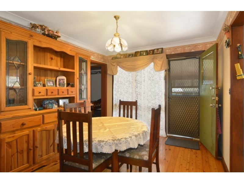 6 Neale Place, Bomaderry NSW 2541