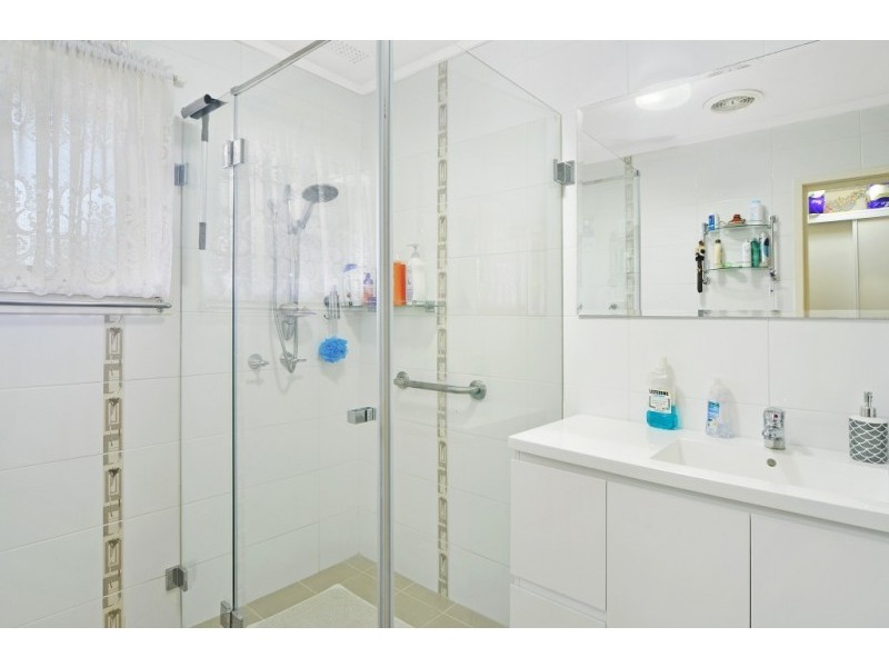 6 Neale Place, Bomaderry NSW 2541