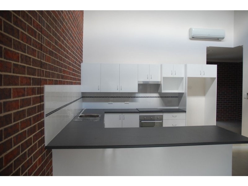 13/49 Brinawarr Street, Bomaderry NSW 2541