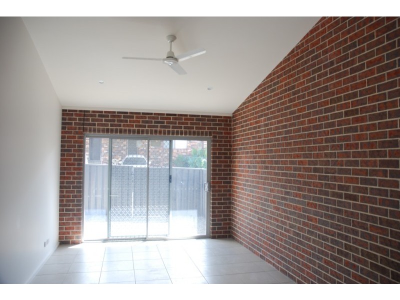 13/49 Brinawarr Street, Bomaderry NSW 2541