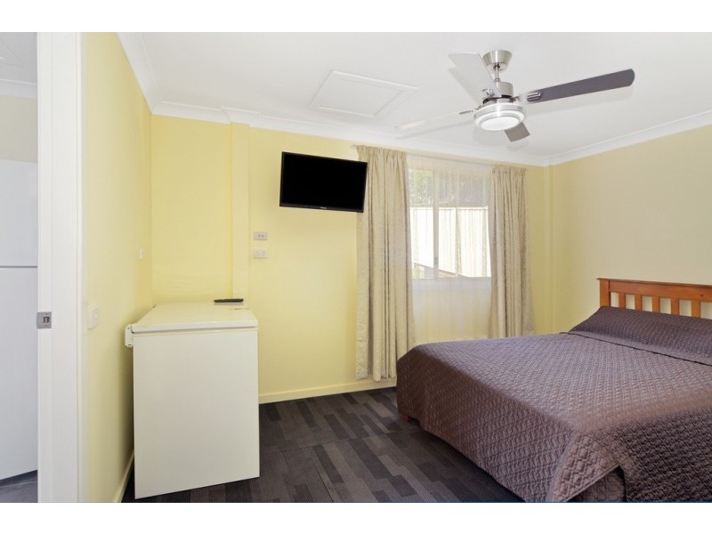 4 Pyree Street, Greenwell Point NSW 2540